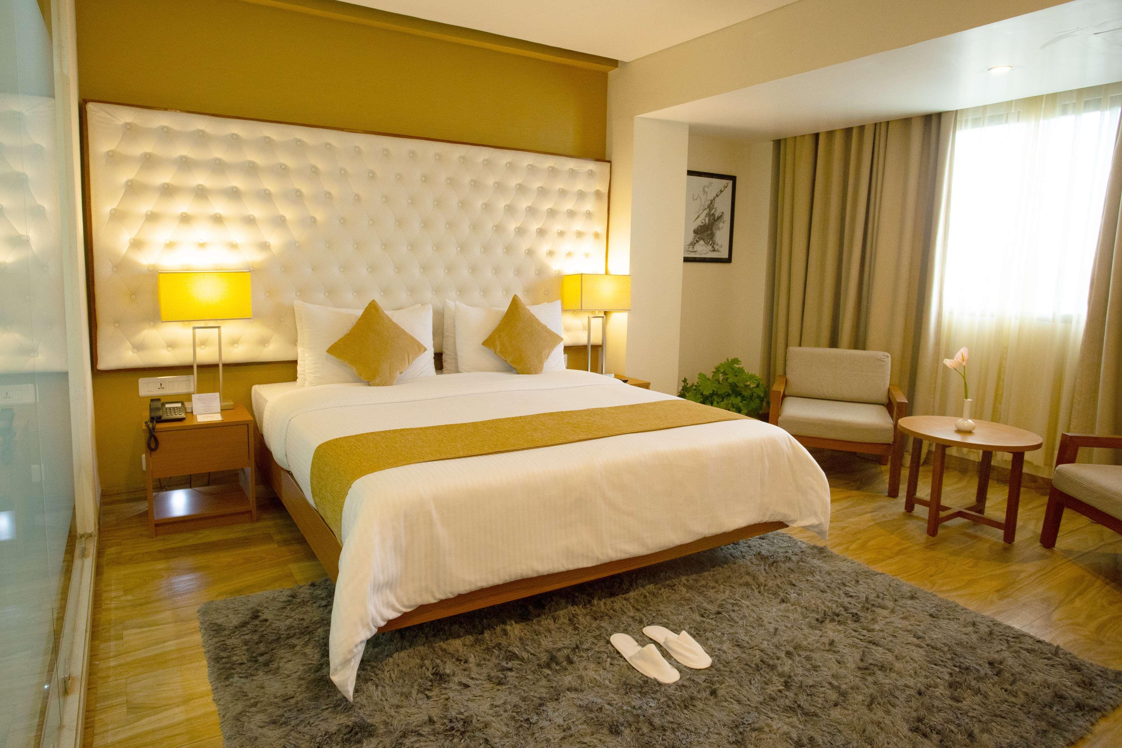 Classic Grande,A Member Of Radisson Imphal Ngoại thất bức ảnh