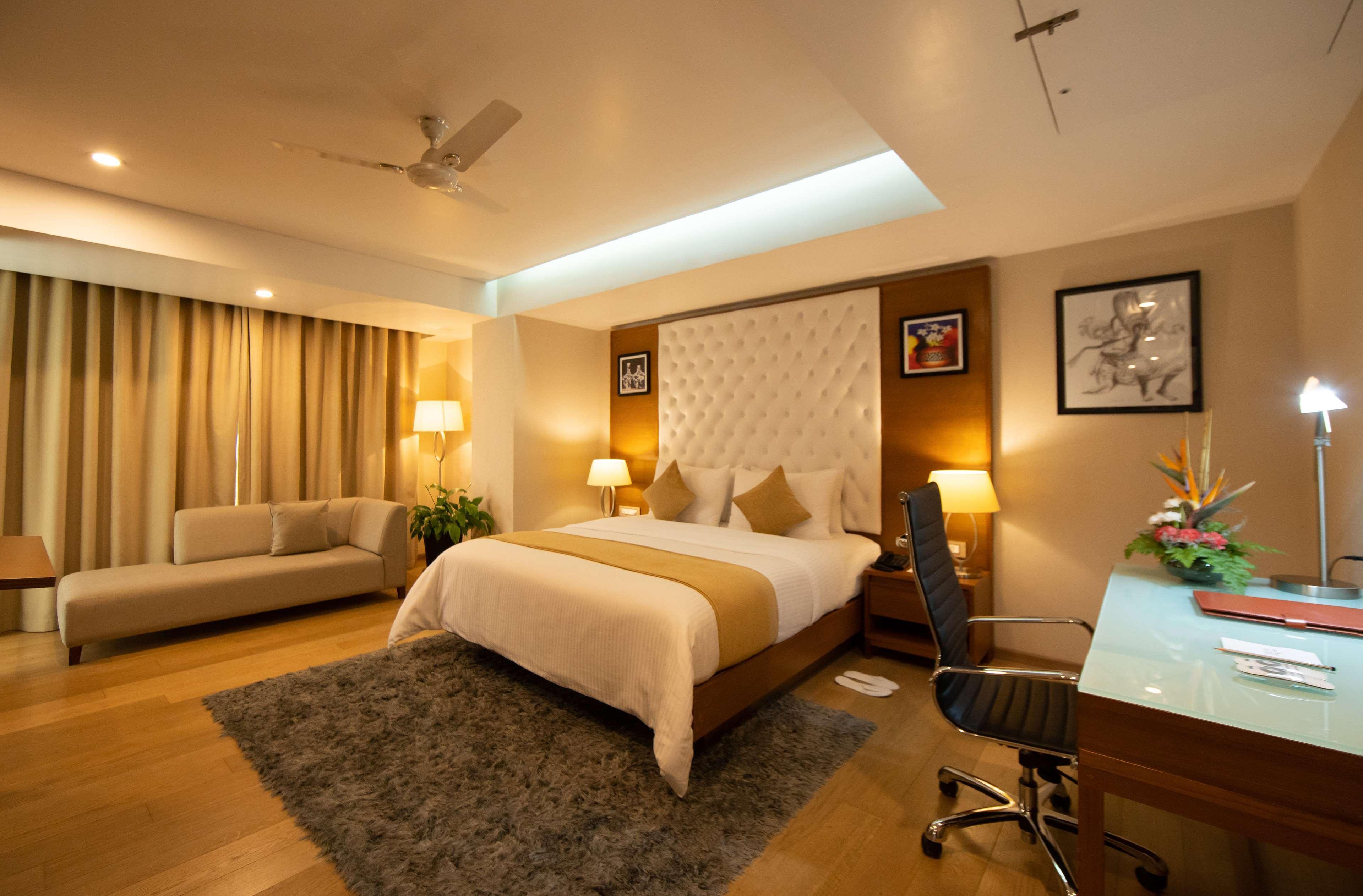 Classic Grande,A Member Of Radisson Imphal Ngoại thất bức ảnh