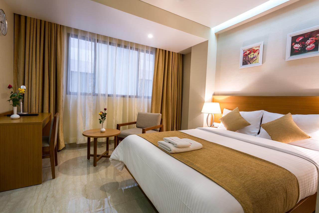 Classic Grande,A Member Of Radisson Imphal Ngoại thất bức ảnh