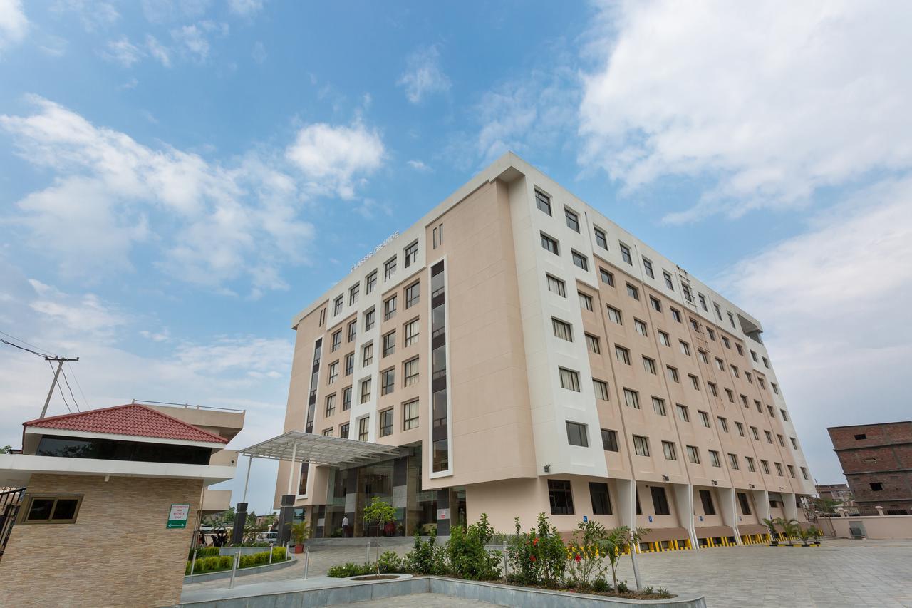 Classic Grande,A Member Of Radisson Imphal Ngoại thất bức ảnh