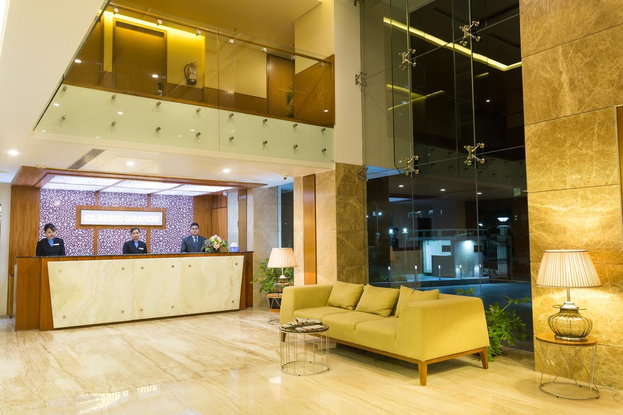 Classic Grande,A Member Of Radisson Imphal Ngoại thất bức ảnh