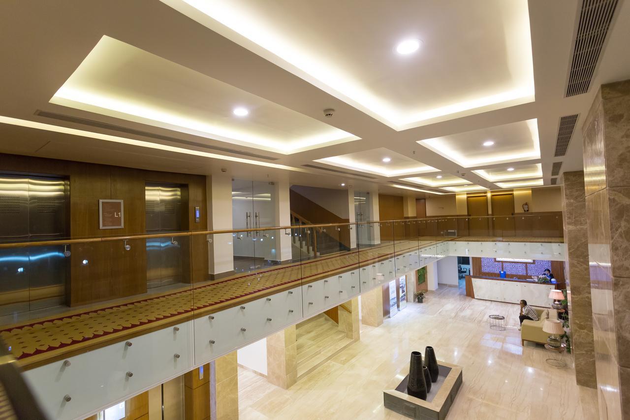 Classic Grande,A Member Of Radisson Imphal Ngoại thất bức ảnh