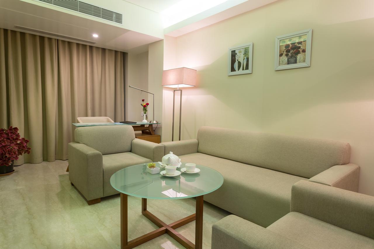Classic Grande,A Member Of Radisson Imphal Ngoại thất bức ảnh
