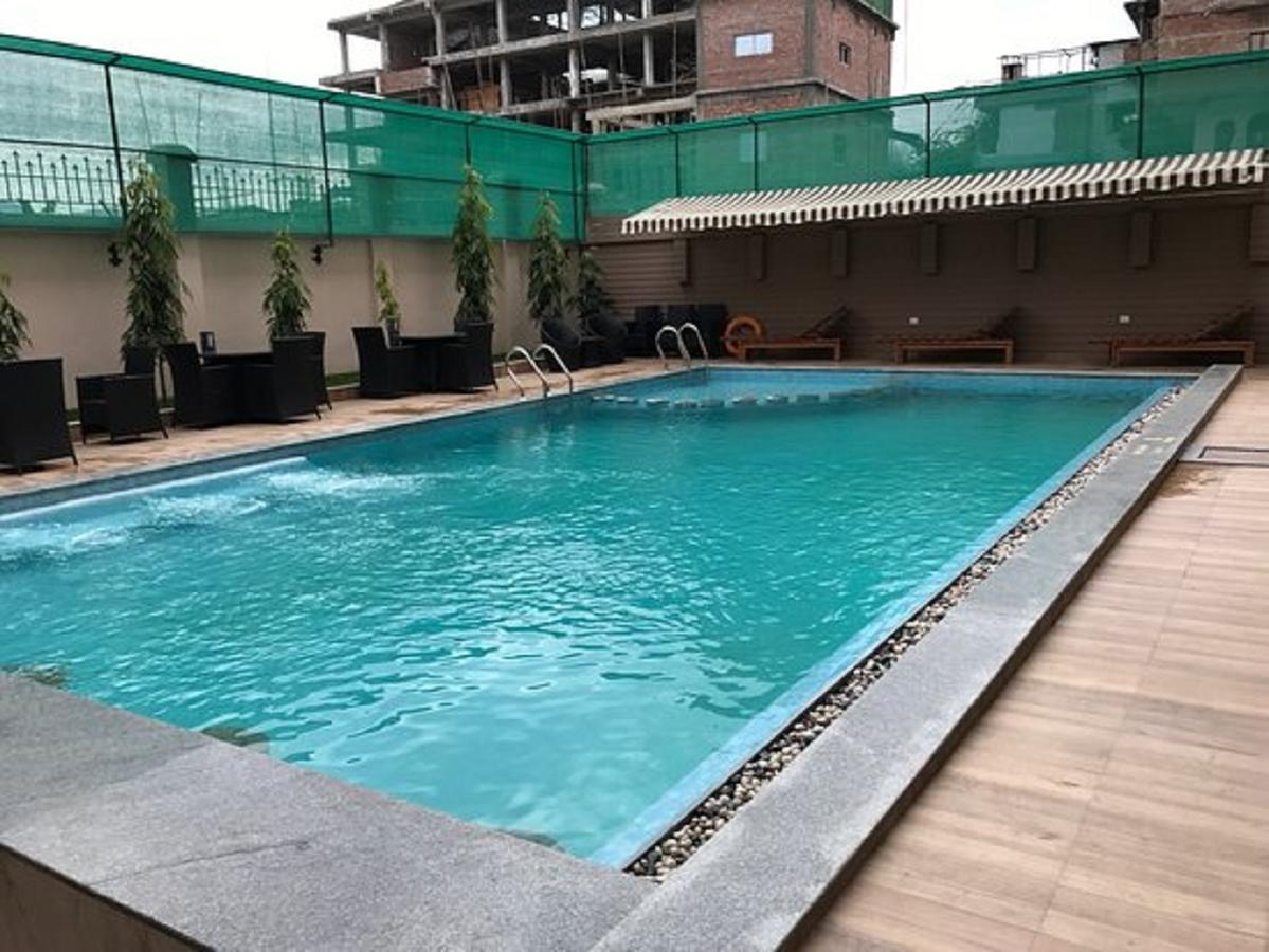 Classic Grande,A Member Of Radisson Imphal Ngoại thất bức ảnh